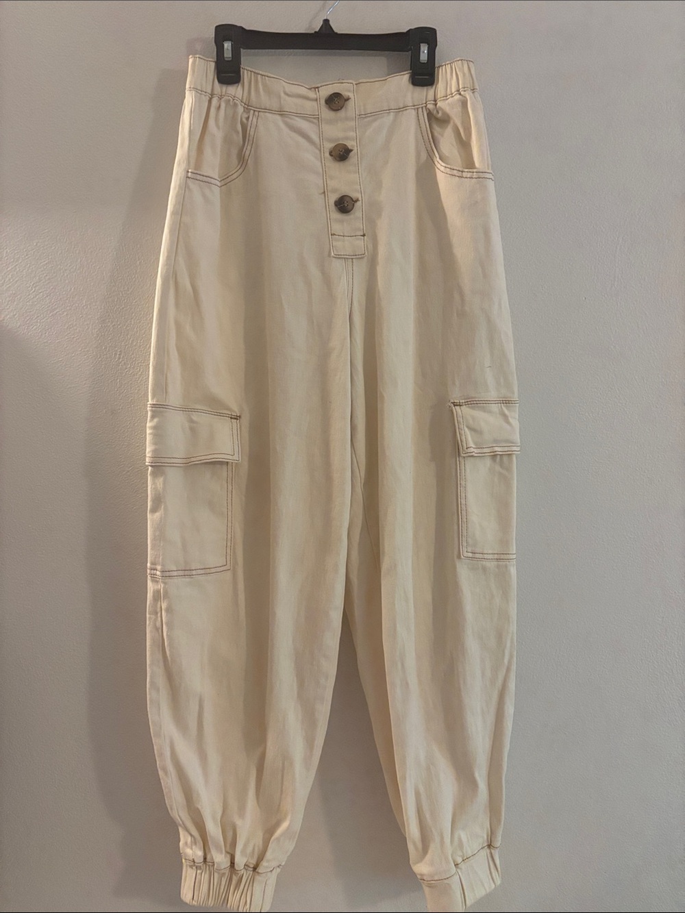 Almost Famous Cream Elastic-Waist Top Cargo Pants